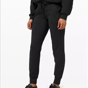 Lululemon Ready to Rulu High Rise black 29” inseam jogger, size 4